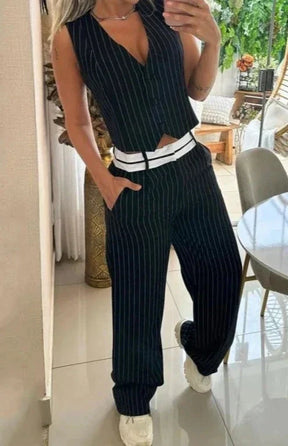 Conjunto preto listras verticais calça cós branco e colete Modix