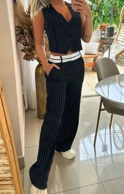 Conjunto preto listras verticais calça cós branco e colete Modix